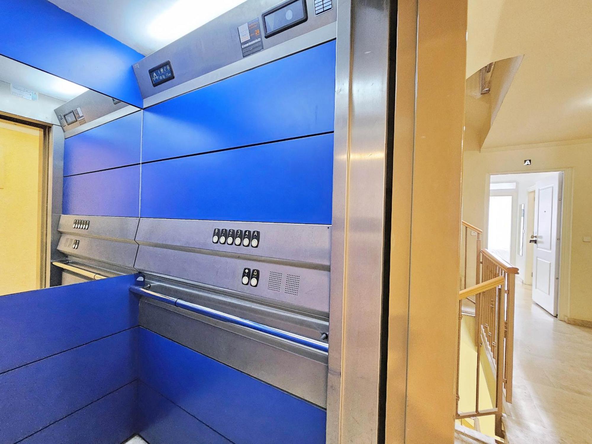 Apartamentos Nuevo Edificio Alba Cartagena Centro Parking Eksteriør billede